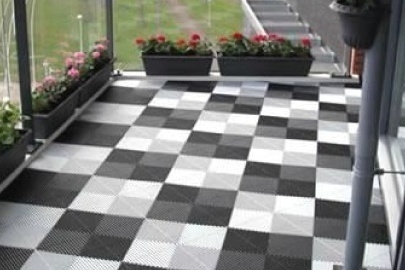 Dachterrasse zwarch und Weiß